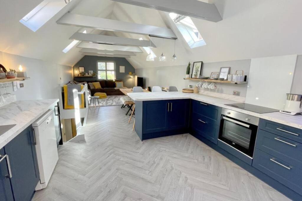 Bournecoast: Beautiful Two Bed Coach House-Hb5458 Villa บอร์นมัธ ภายนอก รูปภาพ