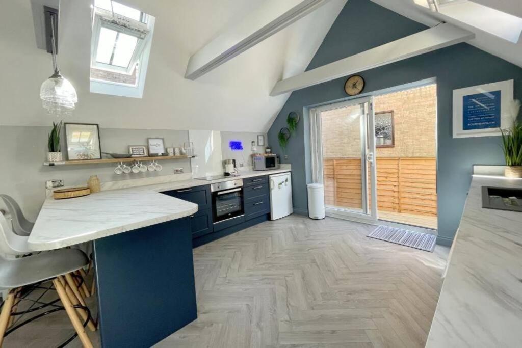 Bournecoast: Beautiful Two Bed Coach House-Hb5458 Villa บอร์นมัธ ภายนอก รูปภาพ
