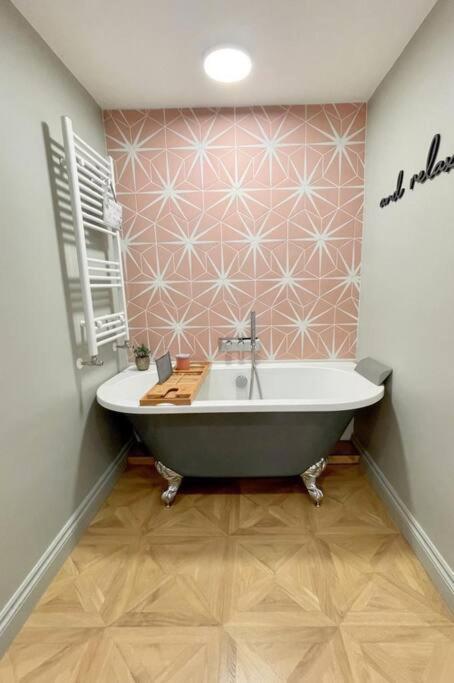 Bournecoast: Beautiful Two Bed Coach House-Hb5458 Villa บอร์นมัธ ภายนอก รูปภาพ