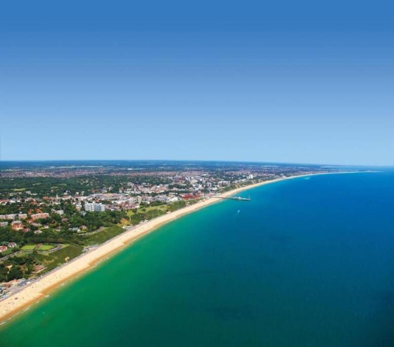 Bournecoast: Beautiful Two Bed Coach House-Hb5458 Villa บอร์นมัธ ภายนอก รูปภาพ